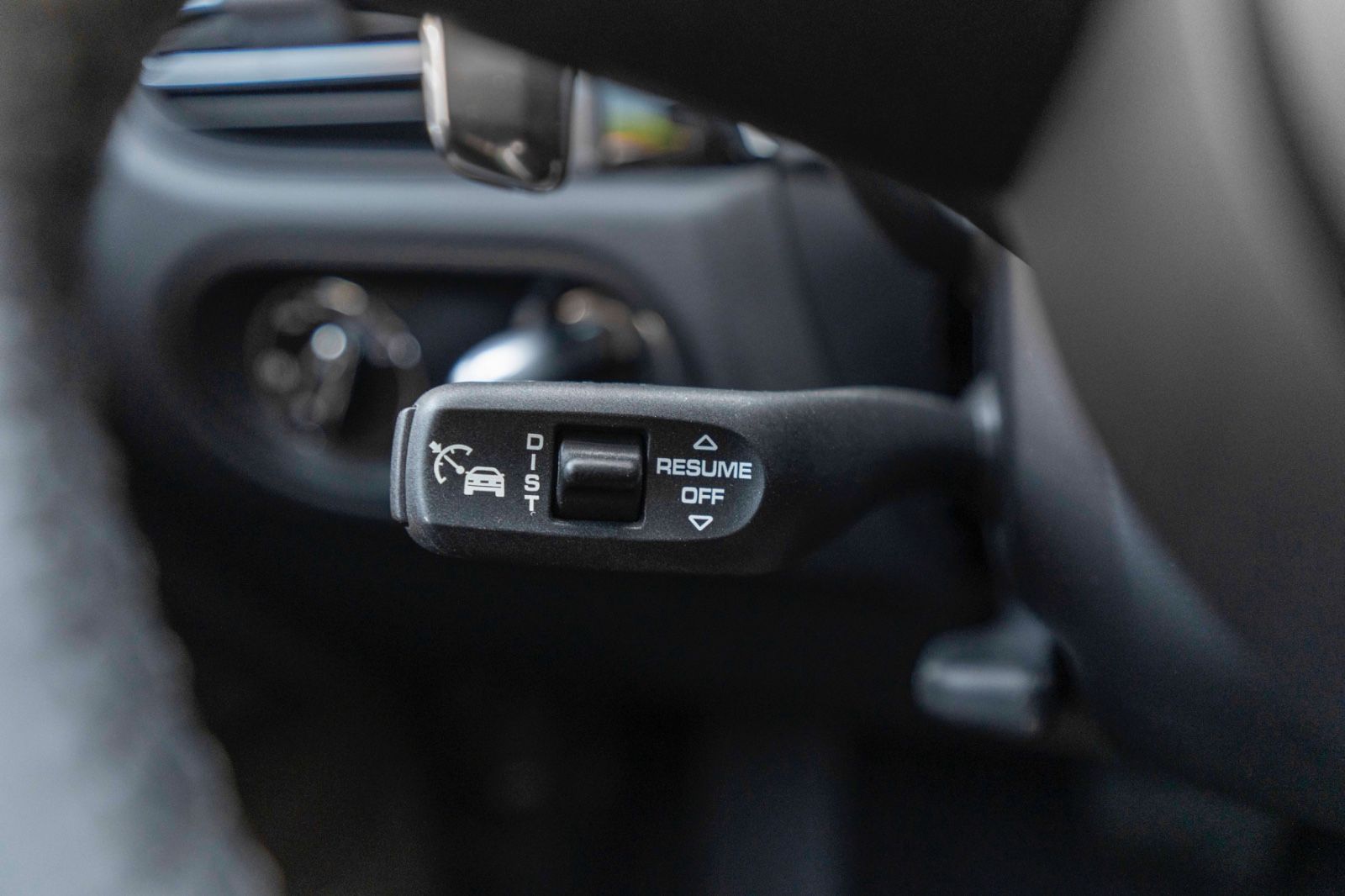 Fahrzeugabbildung Porsche Macan PASM CHRONO LED CARPLAY PANO 360° BOSE PDC