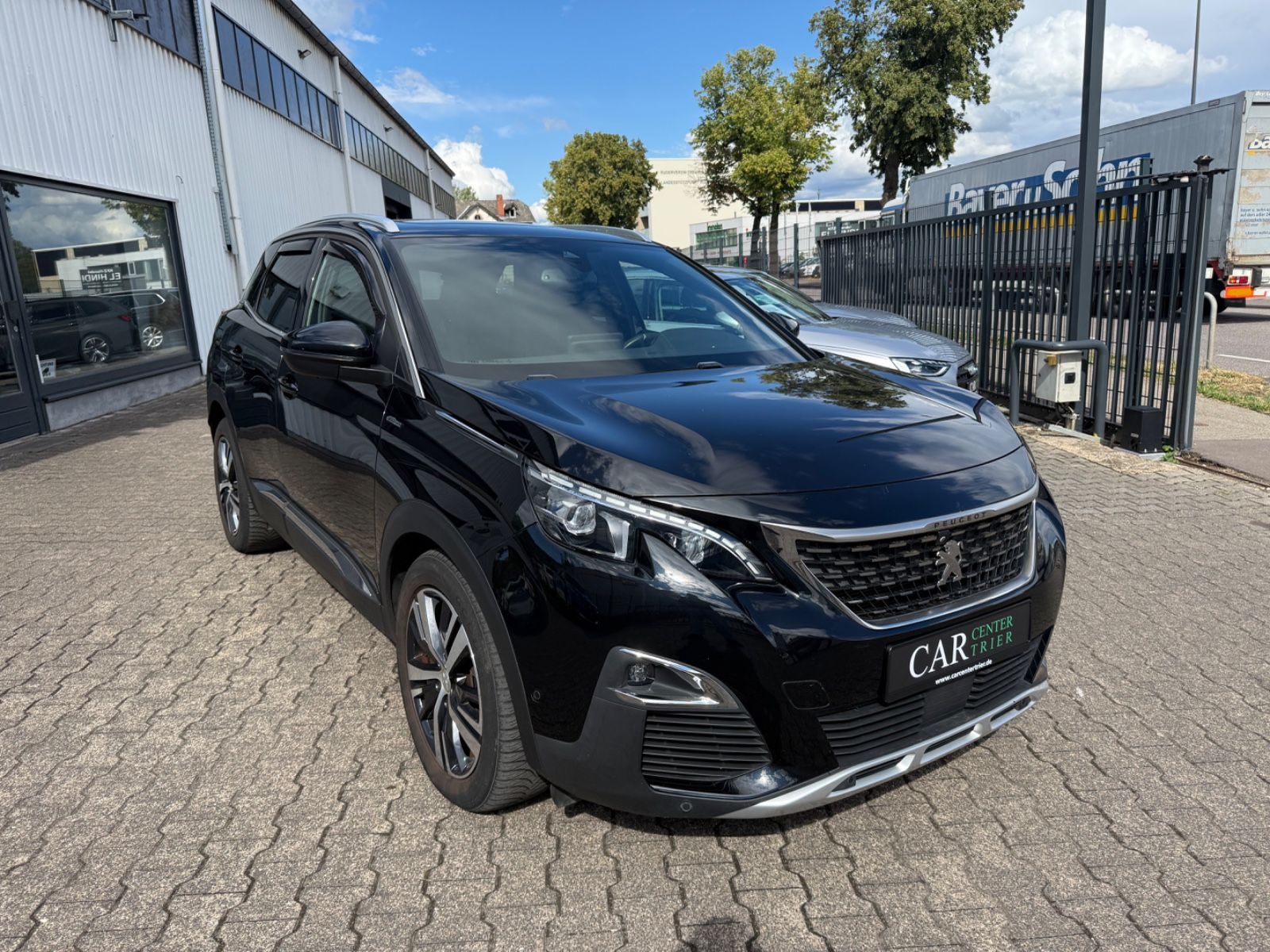 PEUGEOT 3008 Bild 1