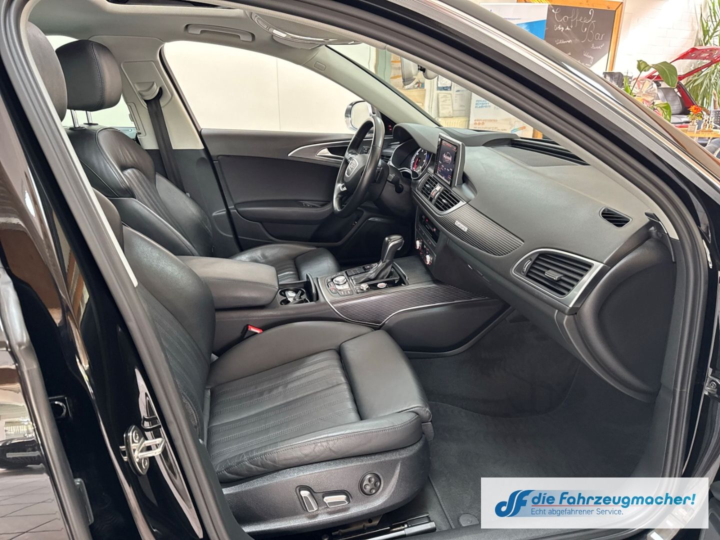 Fahrzeugabbildung Audi A6 3.0 TDI quattro S line Sportpaket HUD Luftfed