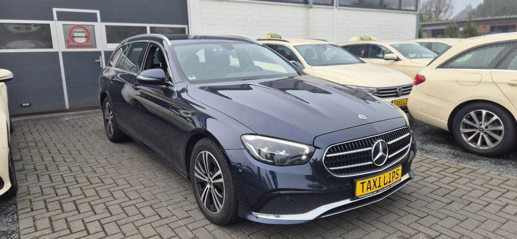 Image of Mercedes-Benz E 220