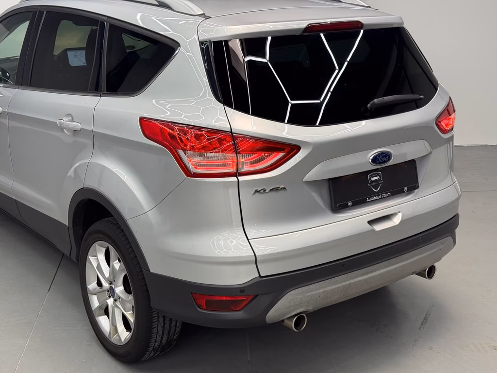 Ford Kuga Titanium, Foto 10 von 45