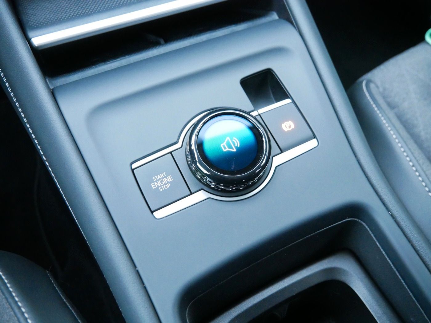 Fahrzeugabbildung Volkswagen Tiguan 1.5 eTSI Life NEU52T Matrix AHK Kamera AC