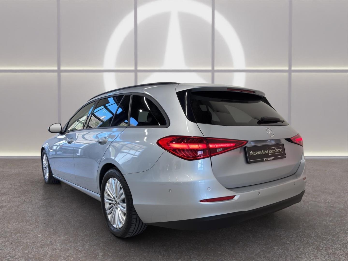 Mercedes-Benz C 220 d 4M T BUSINESS+RFK+VERK.ASS+NAVI-PREM+LED