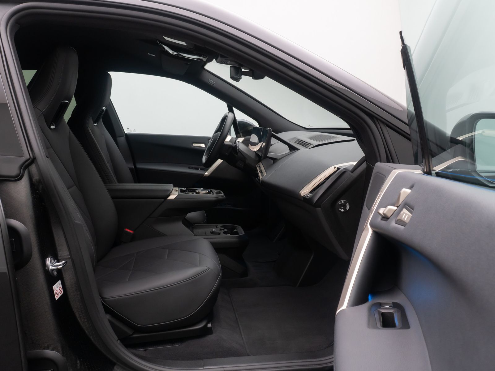 Fahrzeugabbildung BMW iX xD40 Sport 360&deg;DAB AHK Bel&uuml;ftung Komfort 21Zl