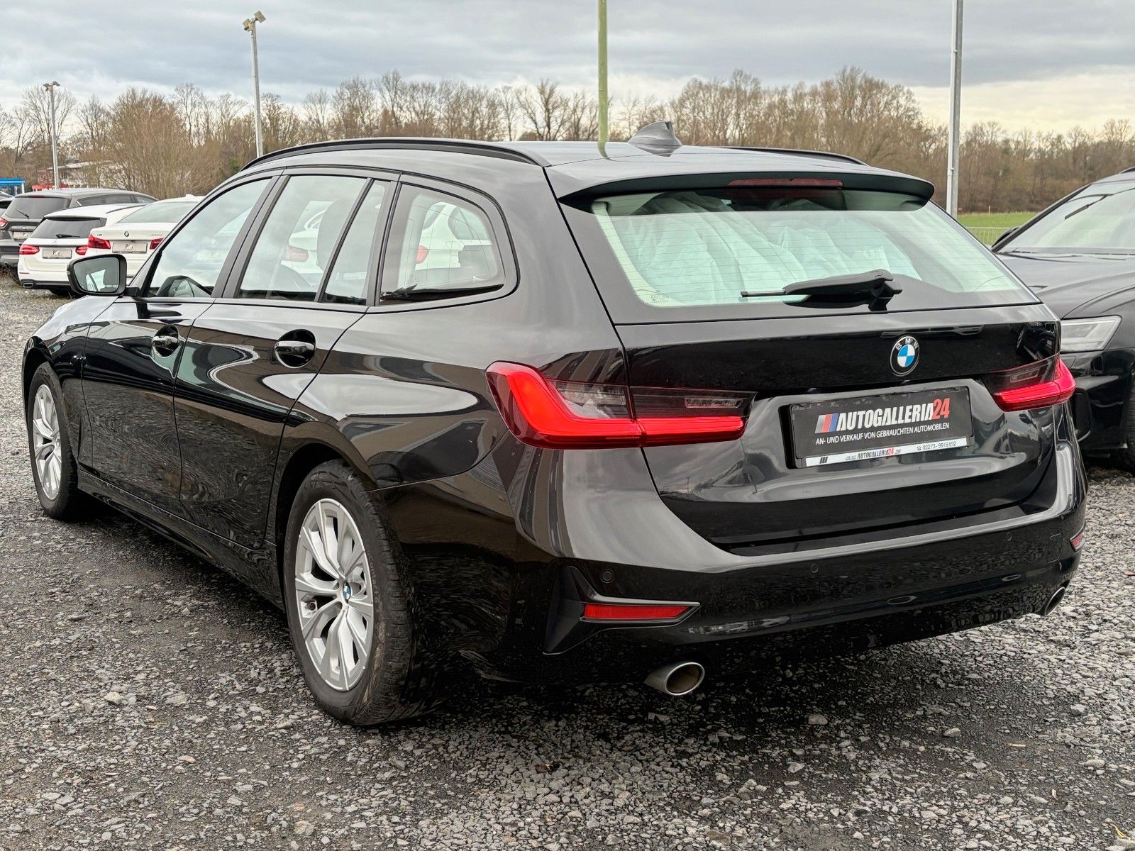 Fahrzeugabbildung BMW 318d Tour. Aut. Navi Alarm Aktiv Tempomat SPORTL