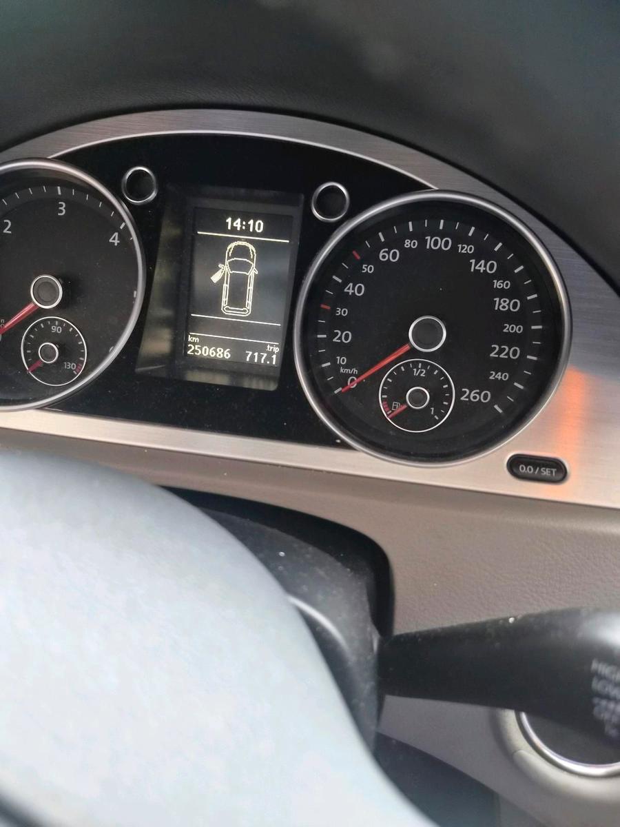 Volkswagen Passat 2009 — photo 11