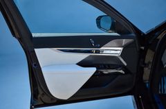BMW M760 – 11 / 25