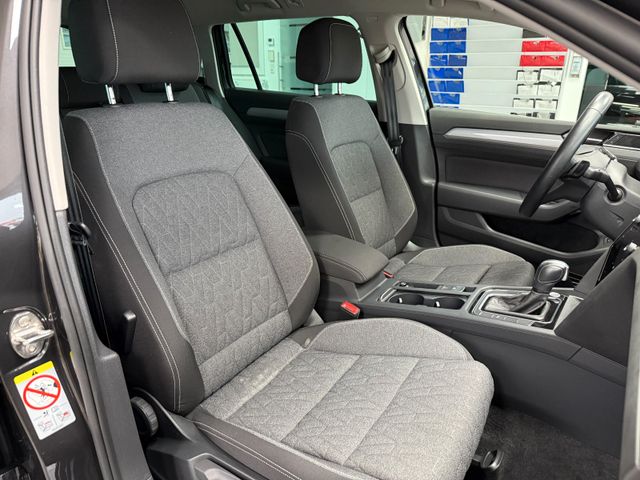 Volkswagen Passat BusinessR.Kamera1.HdCarPlaySHZ V+H