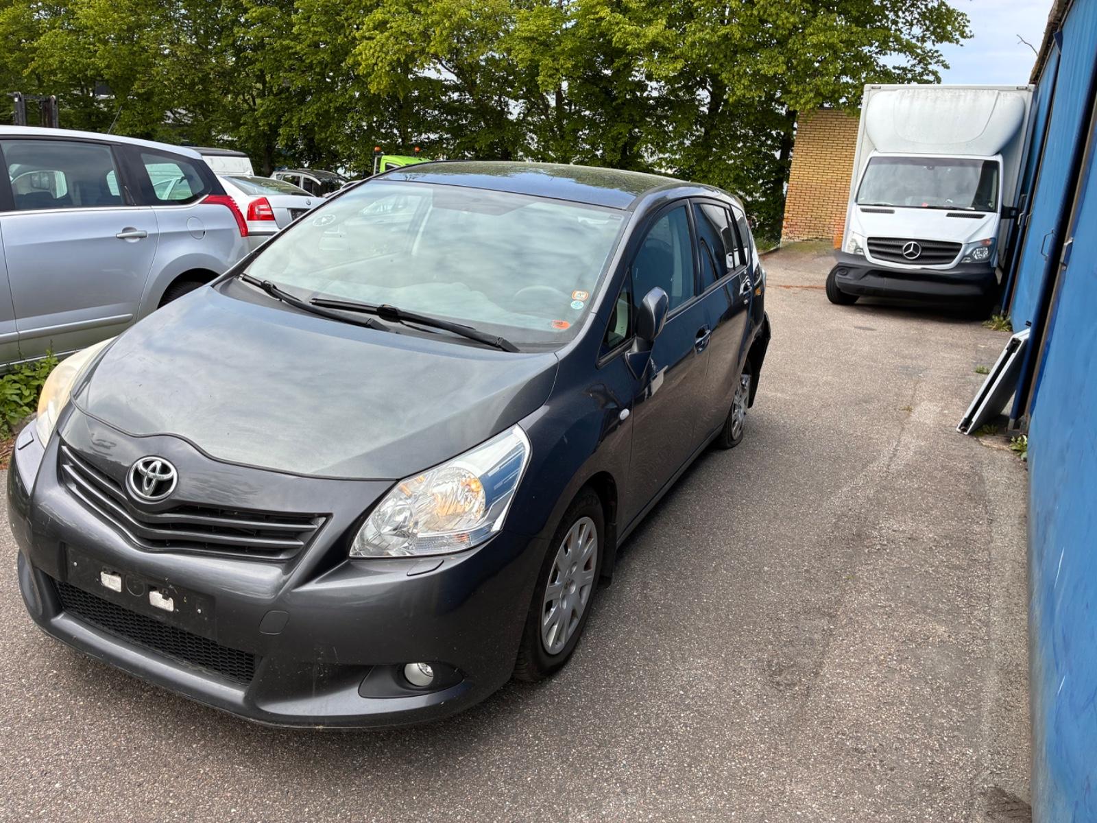 Toyota Verso Life