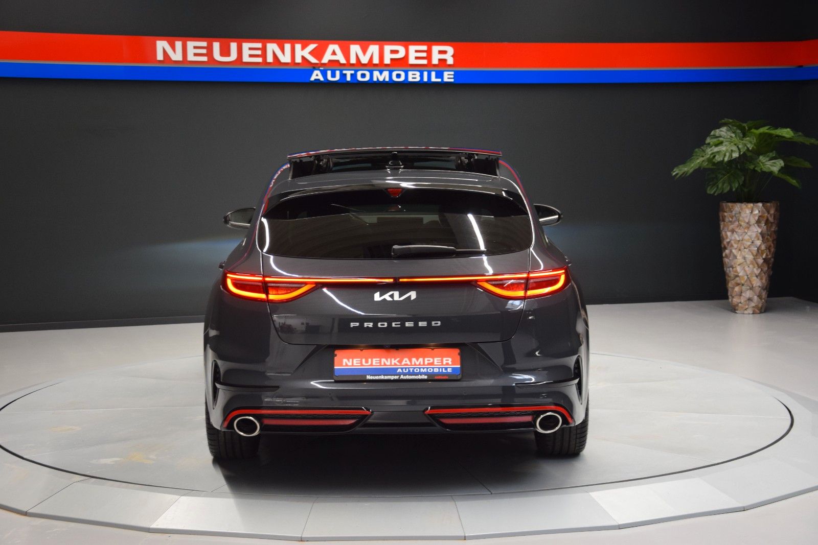 Fahrzeugabbildung Kia ProCeed GT 1,6 TGDI DCT Pano ACC Memory JBL Ambi