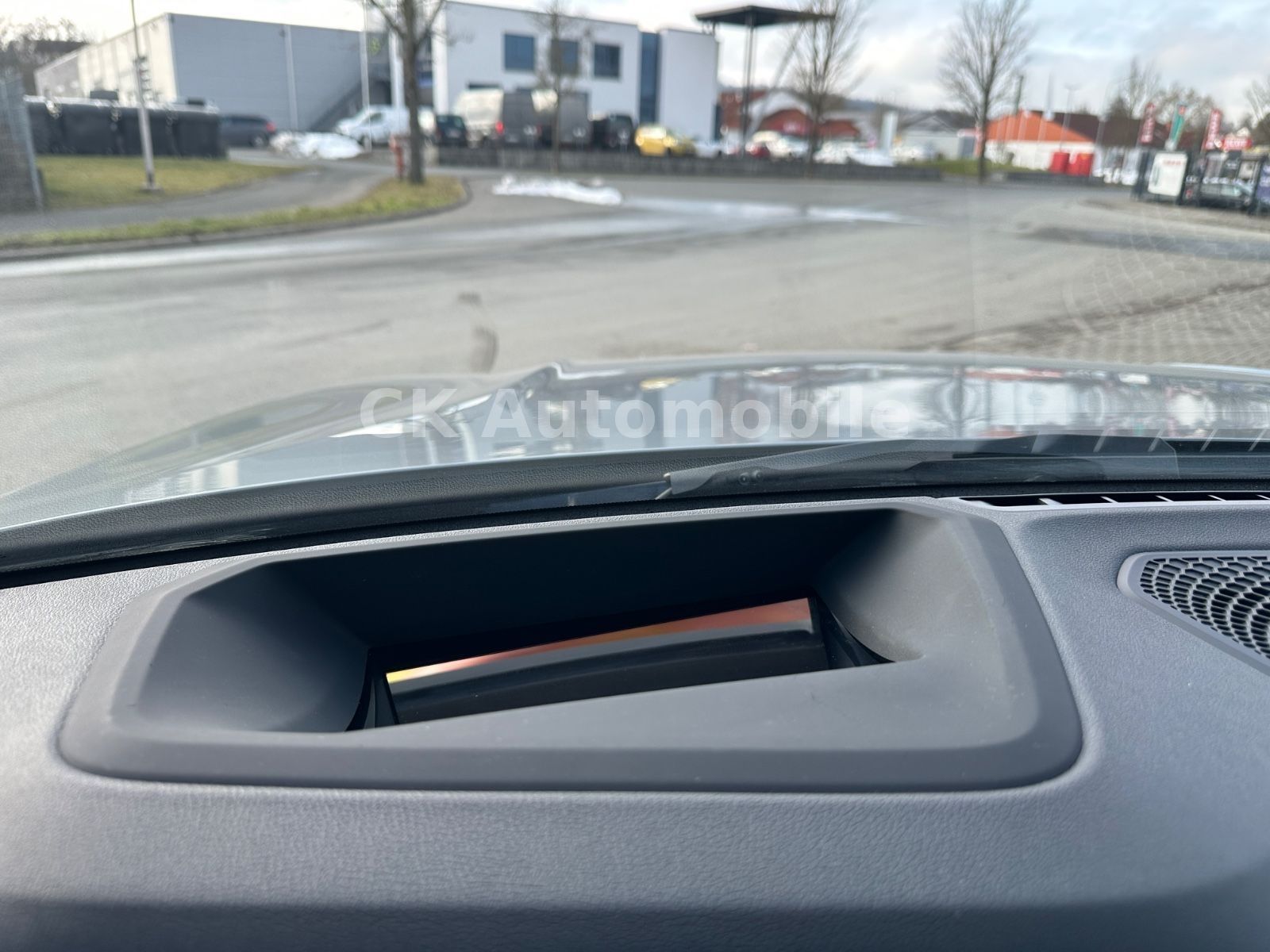 Fahrzeugabbildung BMW 330e Touring M-Sport/Navi/Head-Up/LED/Kam/AHK