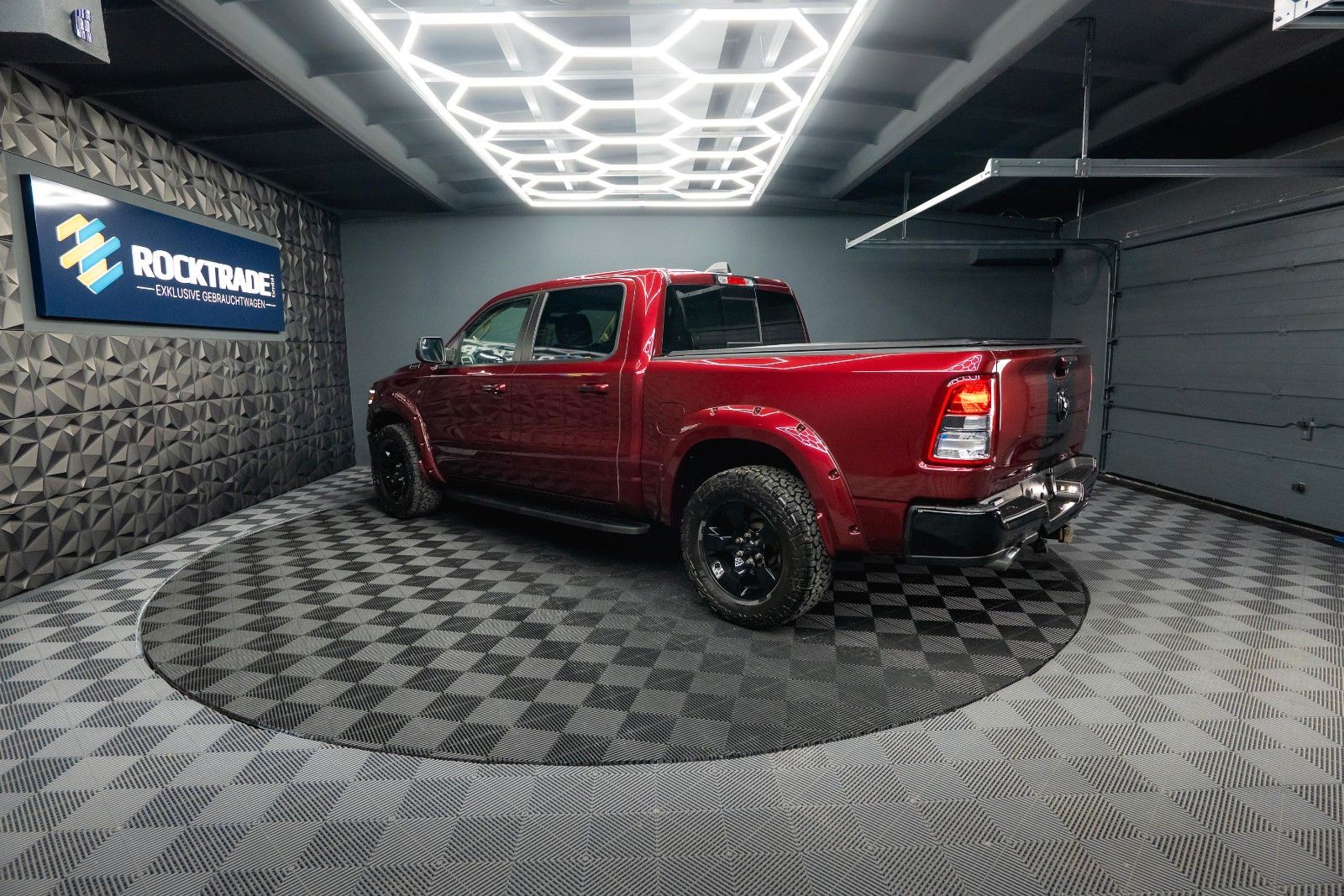 Fahrzeugabbildung Dodge RAM 5.7 V8 HEMI 4x4 OFFROAD Night Limited 19%