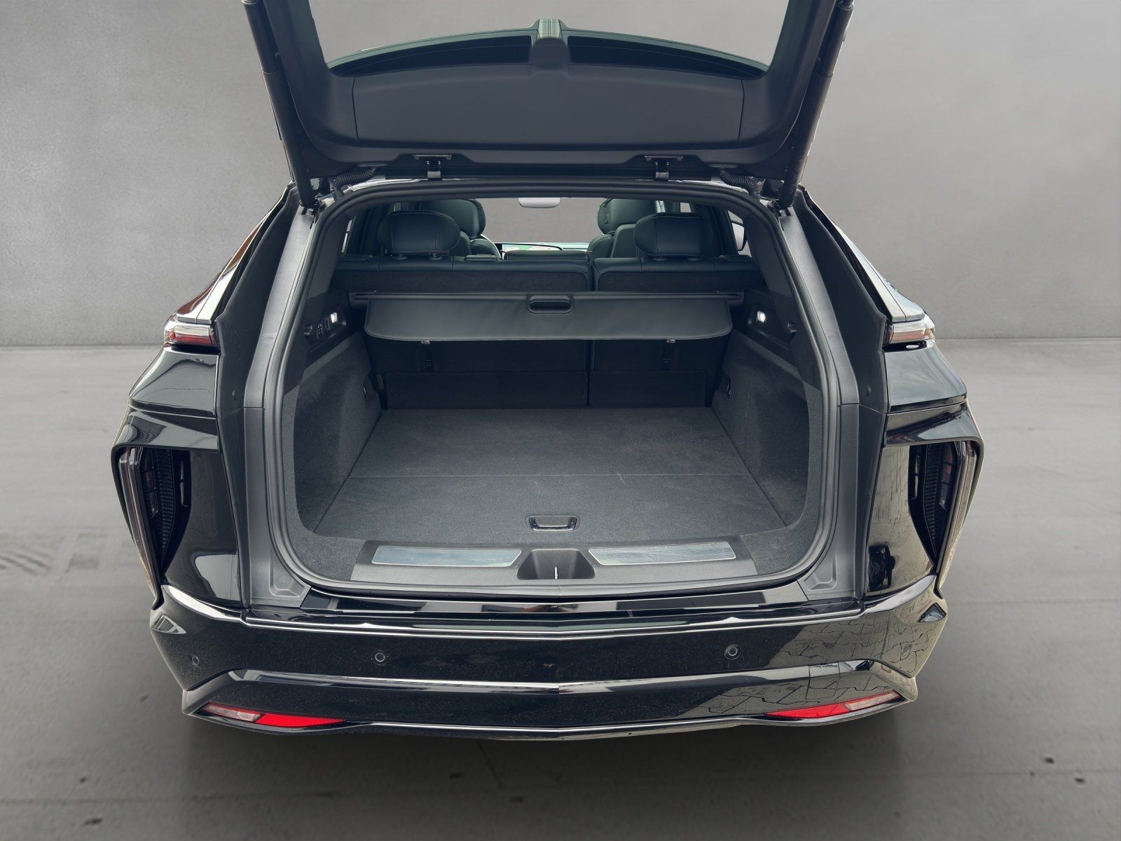 Fahrzeugabbildung Cadillac Lyriq AWD Sport/PANO-DACH/MASSAGE/360°CAM/