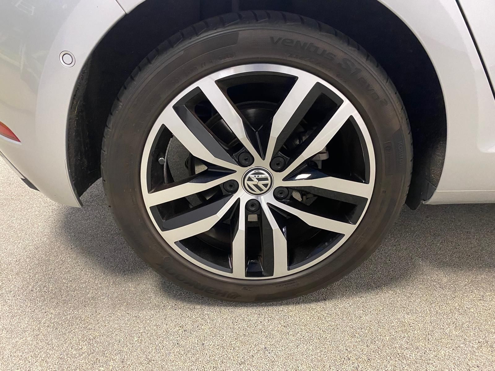 Fahrzeugabbildung Volkswagen Golf e-Golf Comfortline+ACC+RFK+NAVI+WÄRMEPUMPE