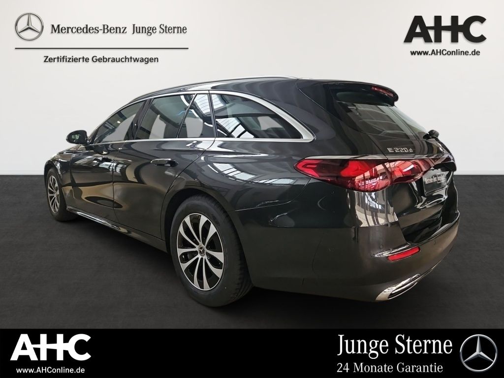 Fahrzeugabbildung Mercedes-Benz E 220 dT Avantg. Totwi. AHK ACC LED Ambie. Navi