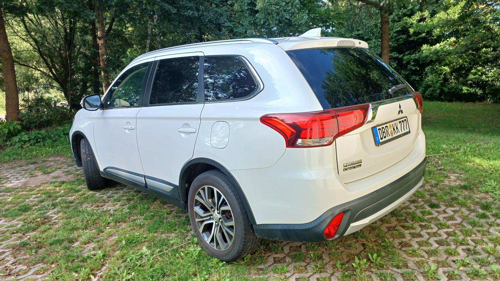 Mitsubishi Outlander 2.0 MIVEC Edition 100 ClearTec 2WD...