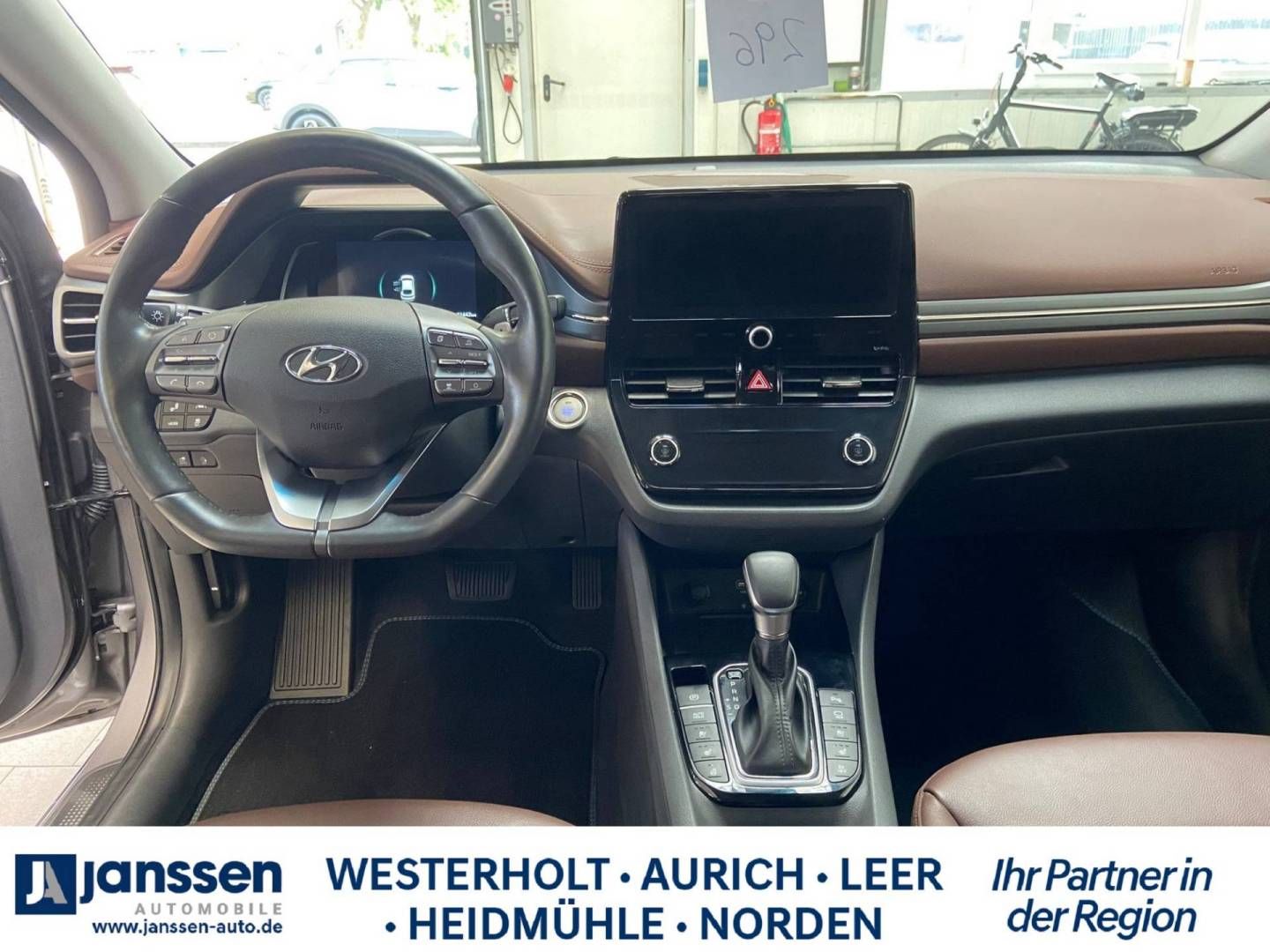 Fahrzeugabbildung Hyundai IONIQ Facelift PLUG IN Hybrid PREMIUM-Paket