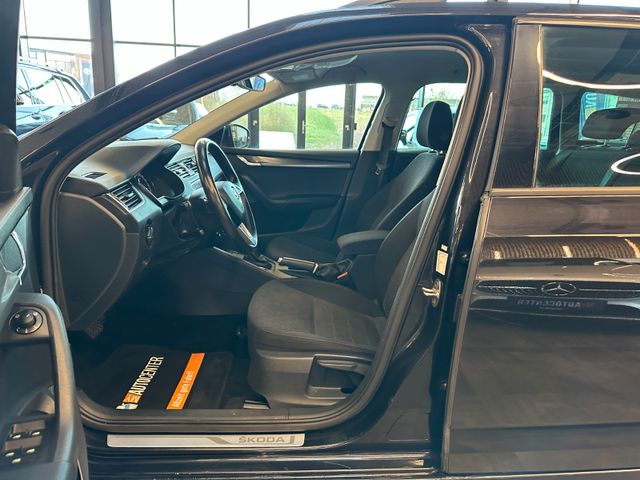 Skoda Octavia Combi Soleil *ACC*NAVI*PDC*SZHZ*APPLE*