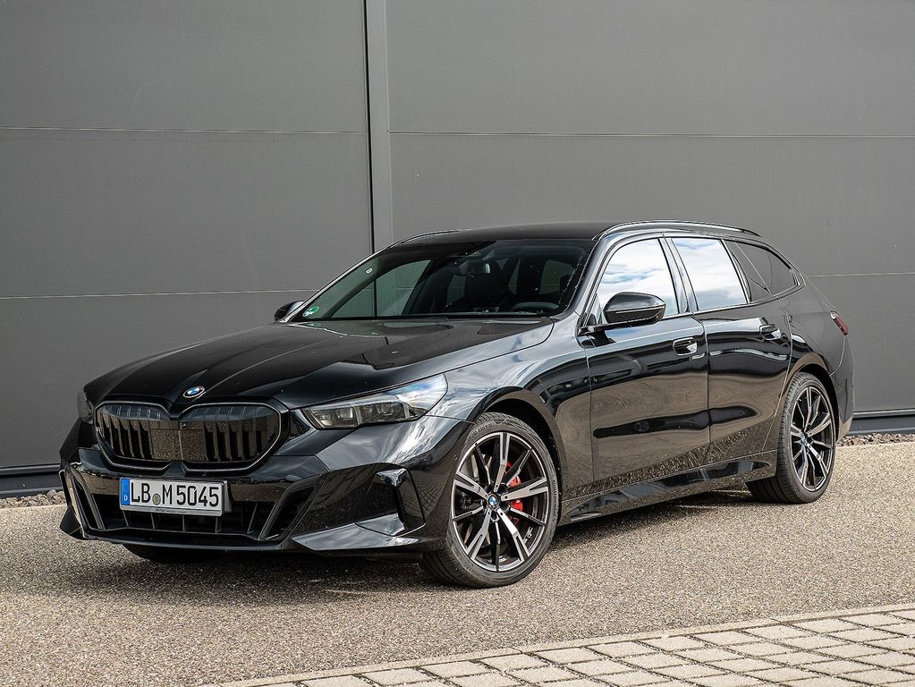 Image of BMW 540