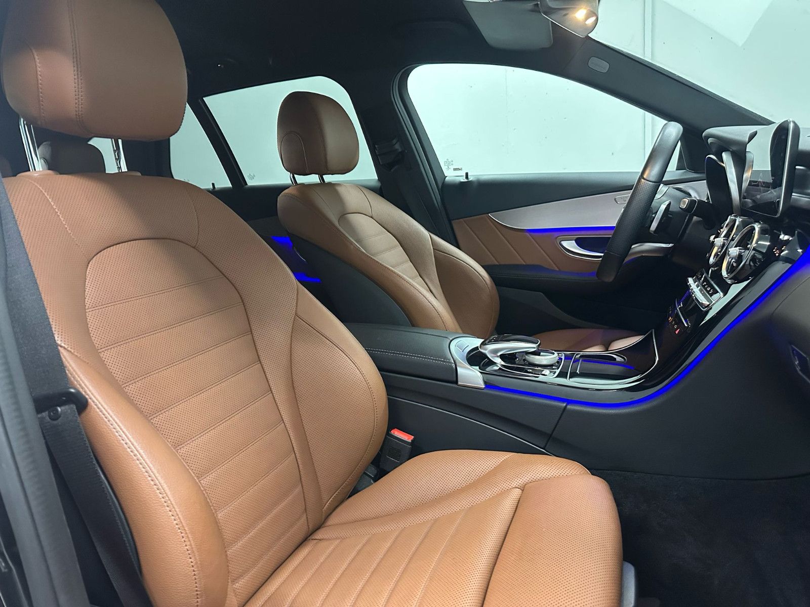 Fahrzeugabbildung Mercedes-Benz C 220 d T Autom. AMG*NIGHT*SITZKLIMA*KAMERA*TEMP