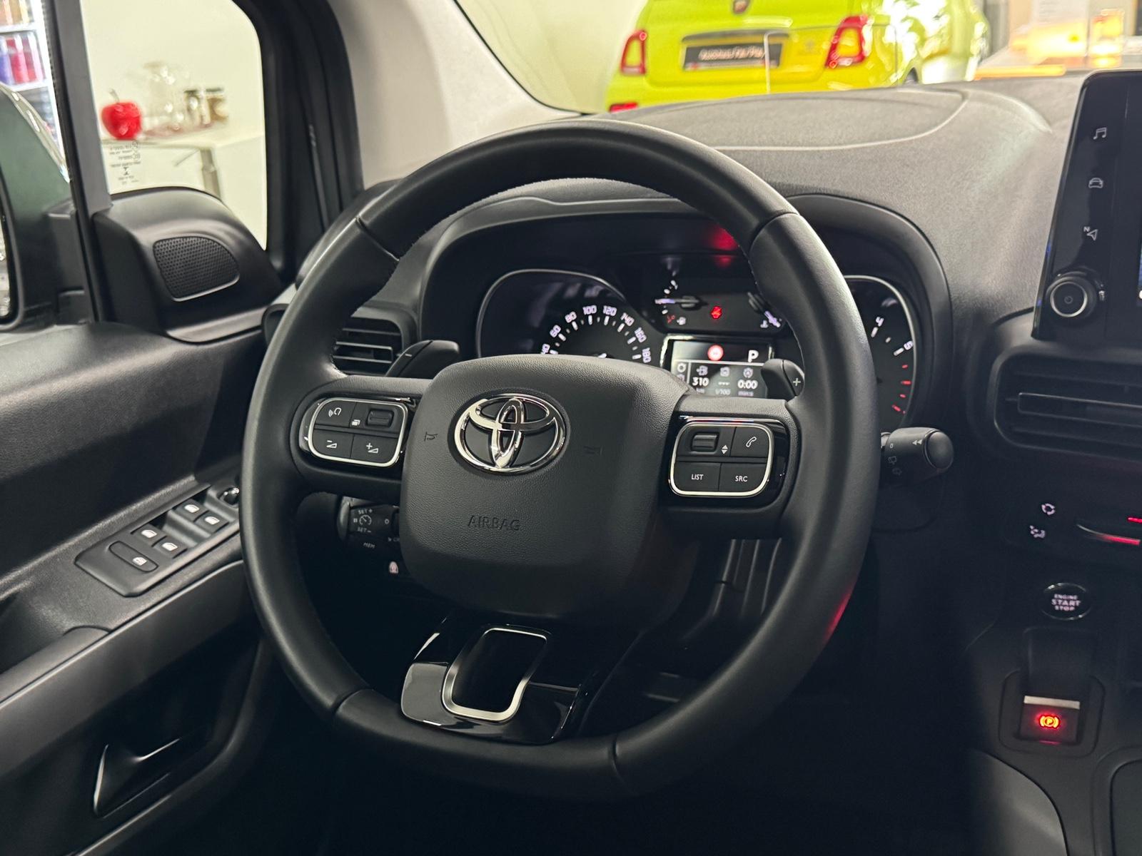 Toyota Proace City Verso L1 Executive AUT. AHK/KAMERA