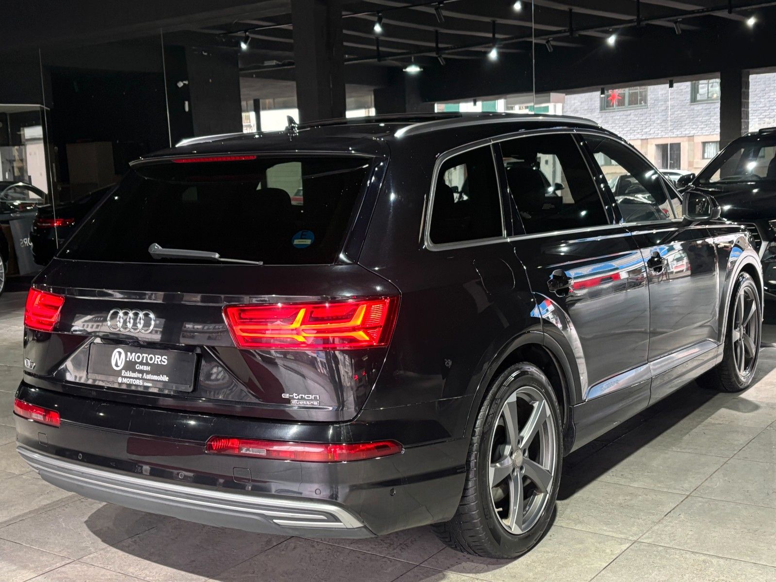 Fahrzeugabbildung Audi Q7 3.0 TDI E-tron *S-Line*B&O-3D*Pano*HUD*360°