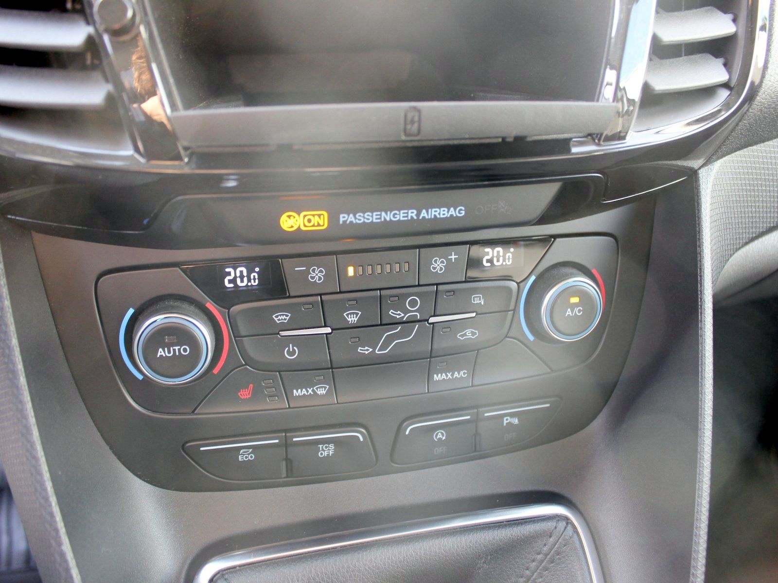 Fahrzeugabbildung Ford Transit Connect Kasten Limited 1,5 EcoBlue