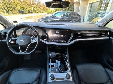 Volkswagen Touareg - 11