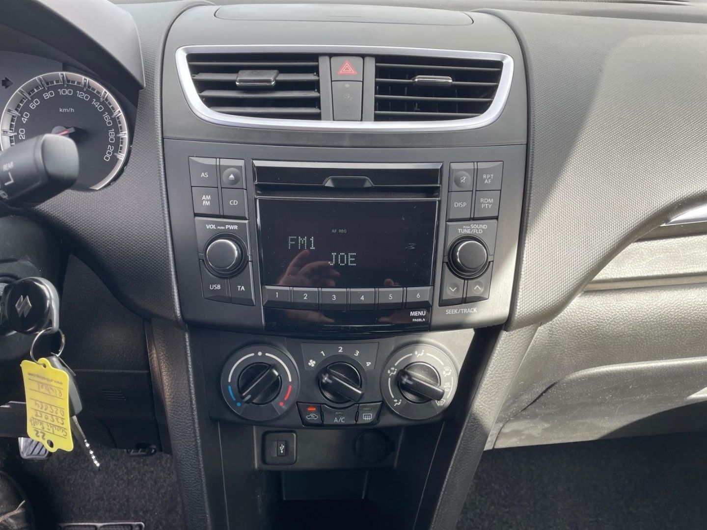 Fahrzeugabbildung Suzuki Swift 1.2 X-TRA Sitzheizung Klima Tempomat