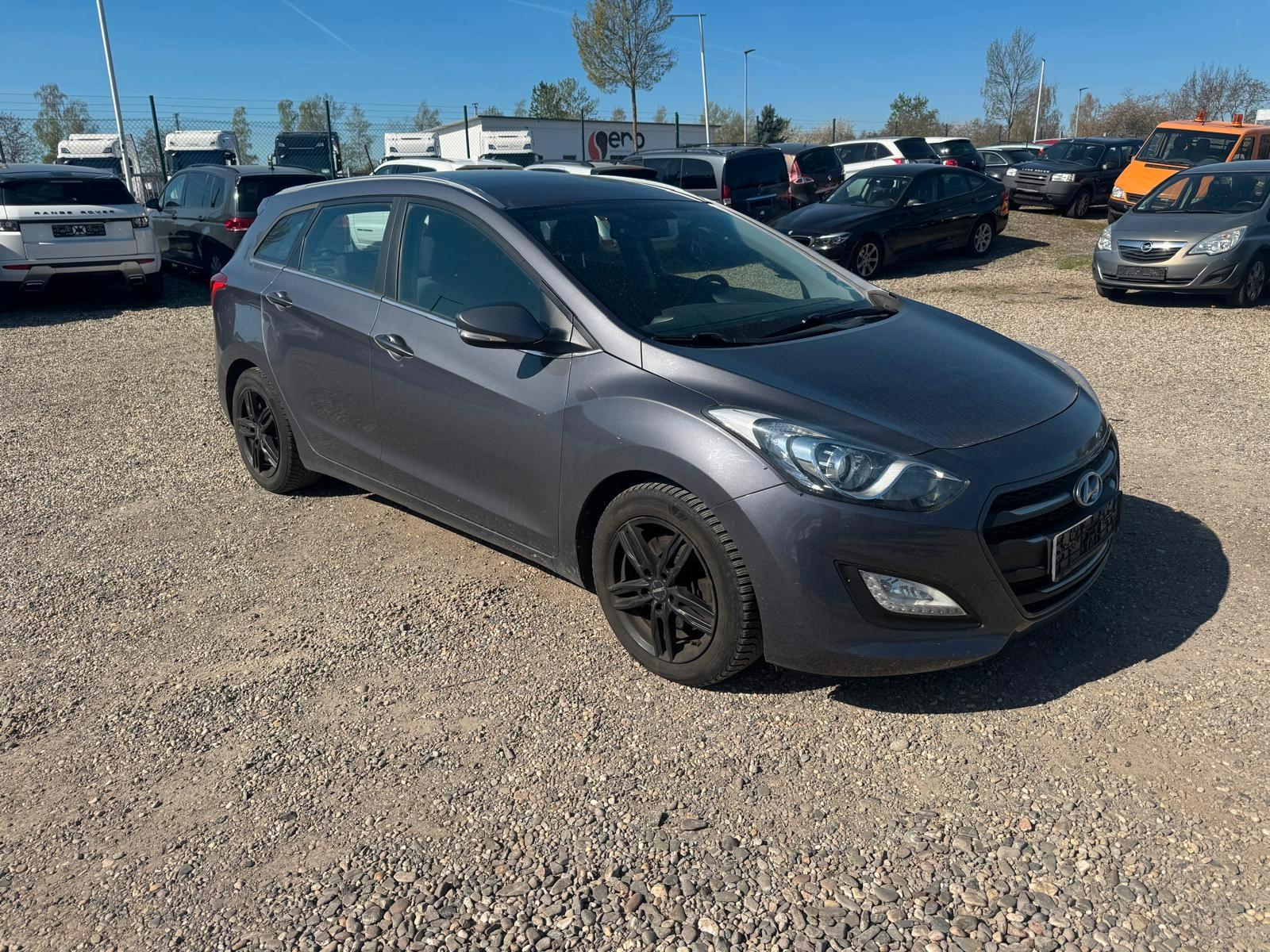 Hyundai i30 cw blue Trend Klima Navi Kamera Euro6