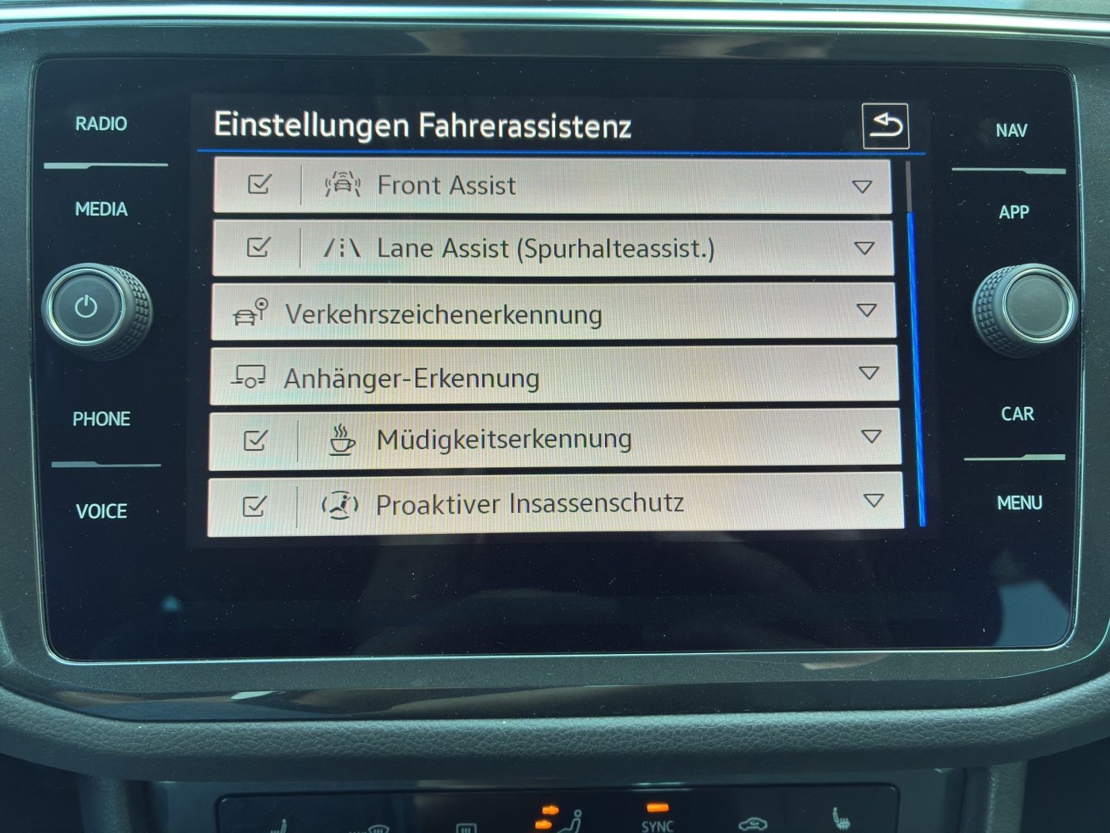Tiguan 1.5 TSI DSG *LED*AHK*NAVI*KEYLESS*