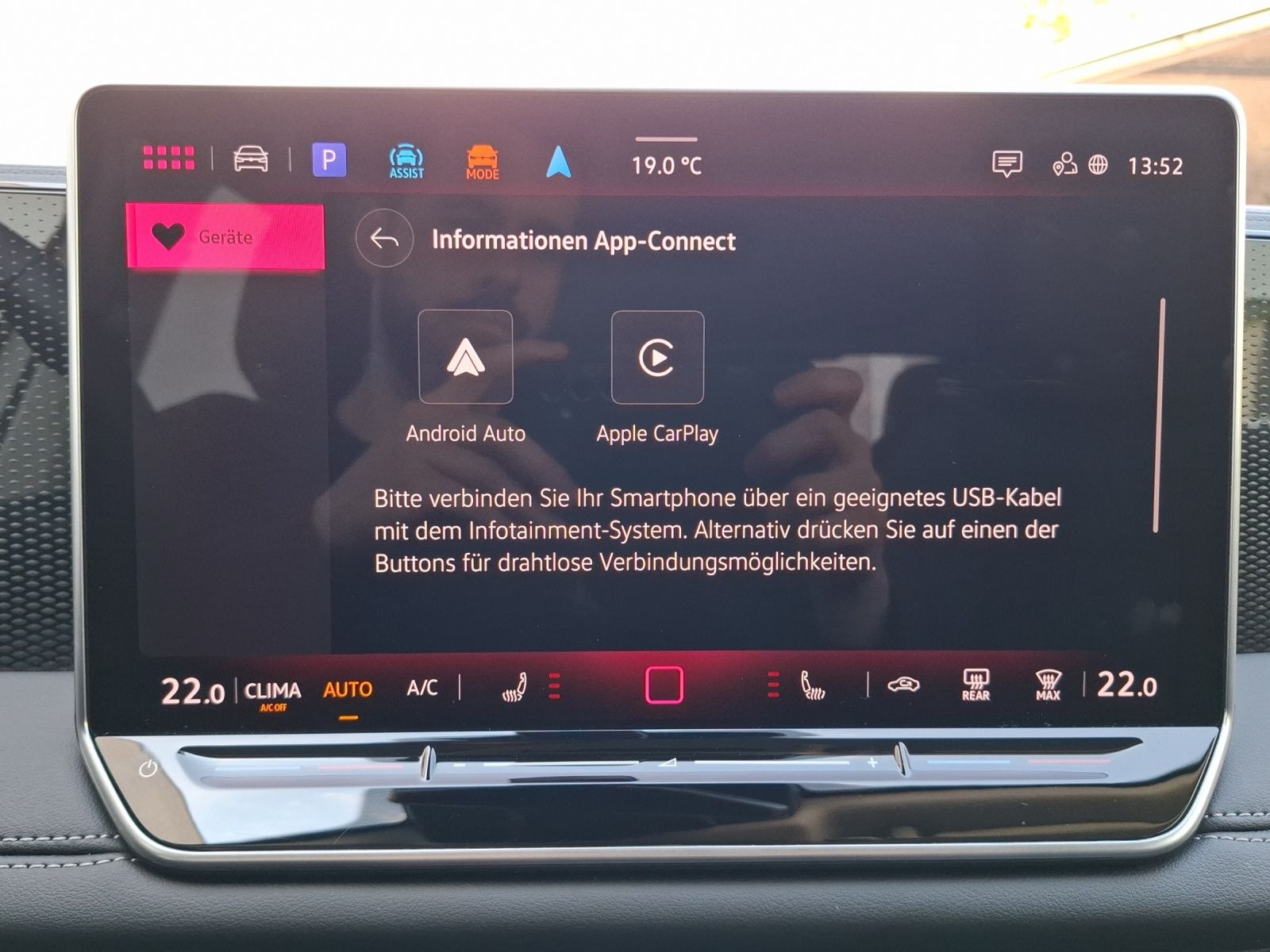 Fahrzeugabbildung Volkswagen Tiguan eTSI Life DSG LED AHK Navi AID ACC RFK SH