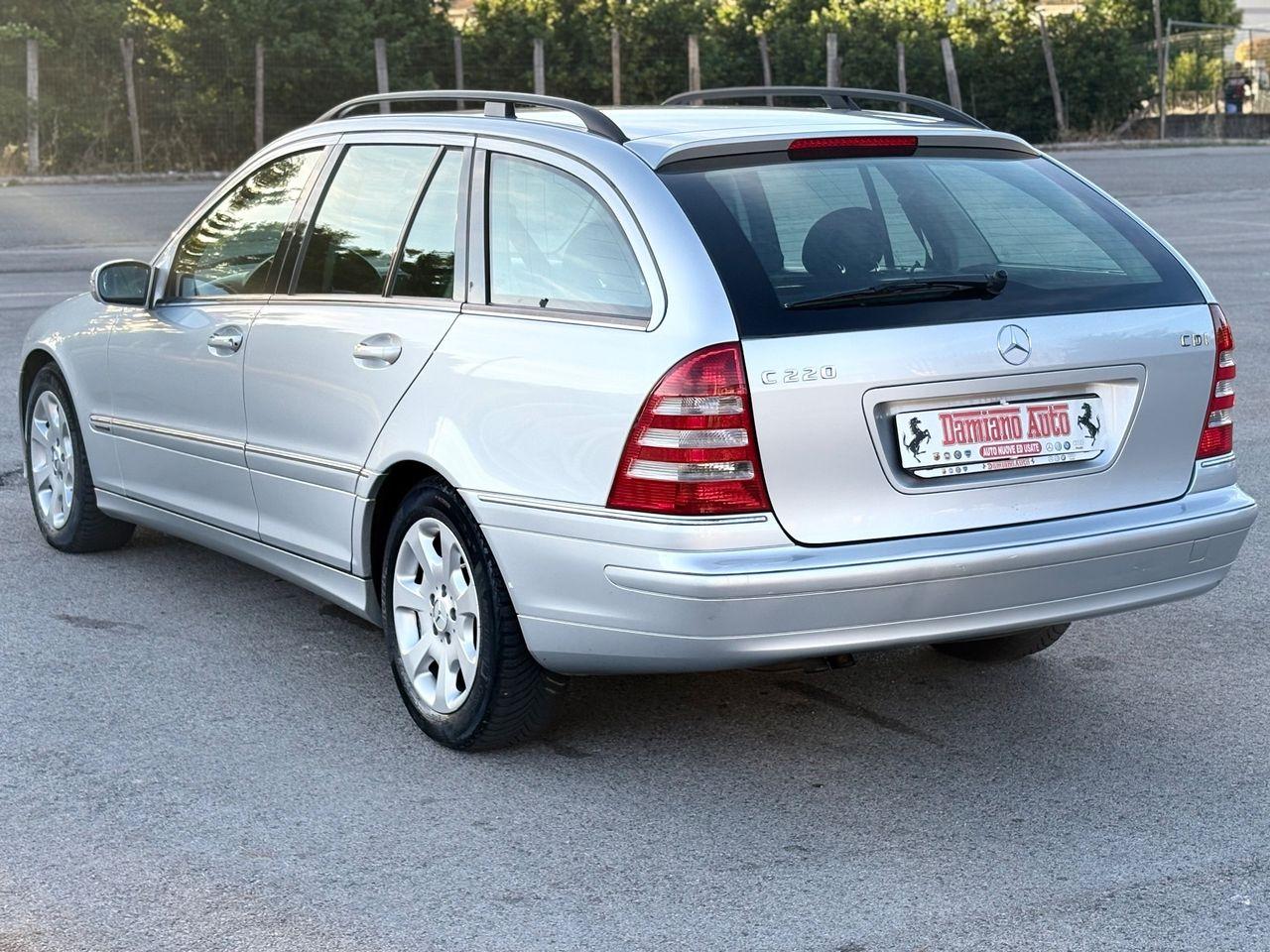 Mercedes-Benz C220 2006 — photo 9