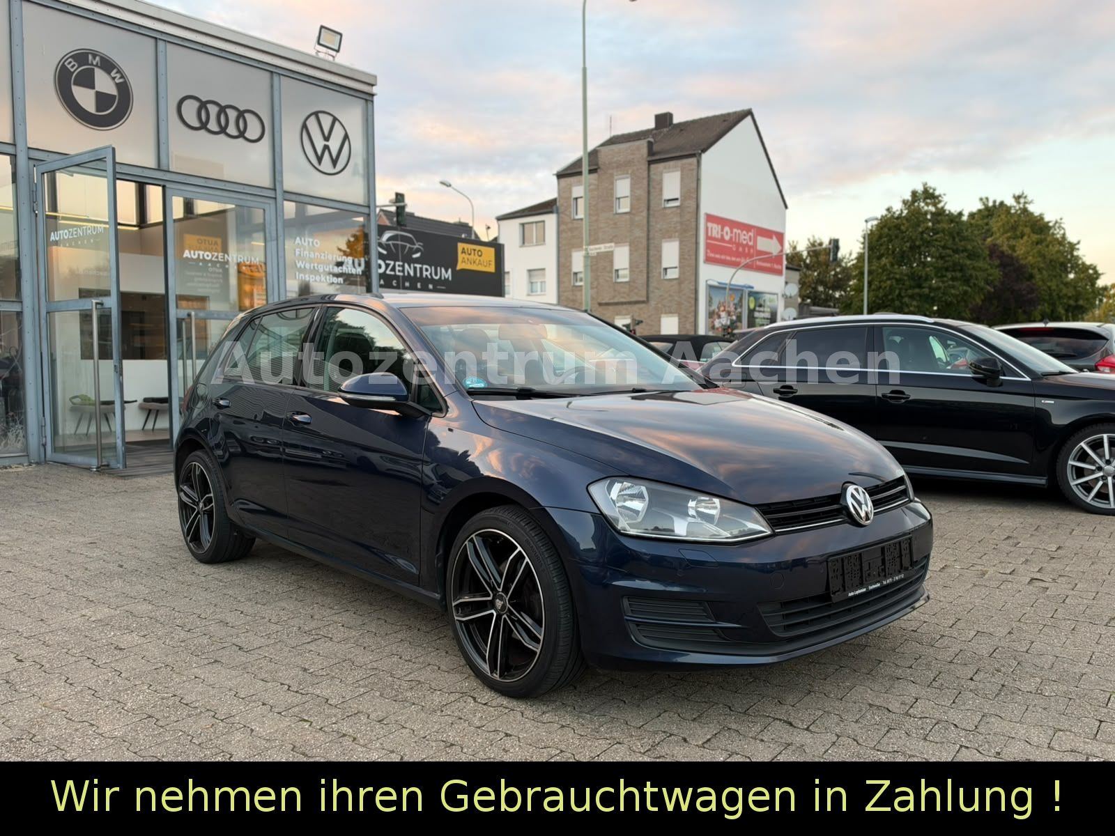 Volkswagen Golf - 1
