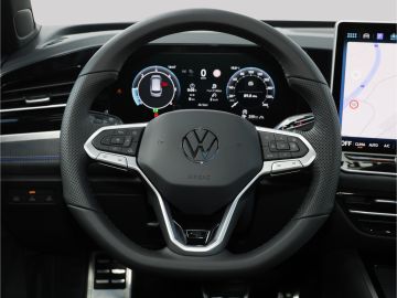 Volkswagen Passat R-Line 2.0 TDI 4Motion DSG AHK IQ Light