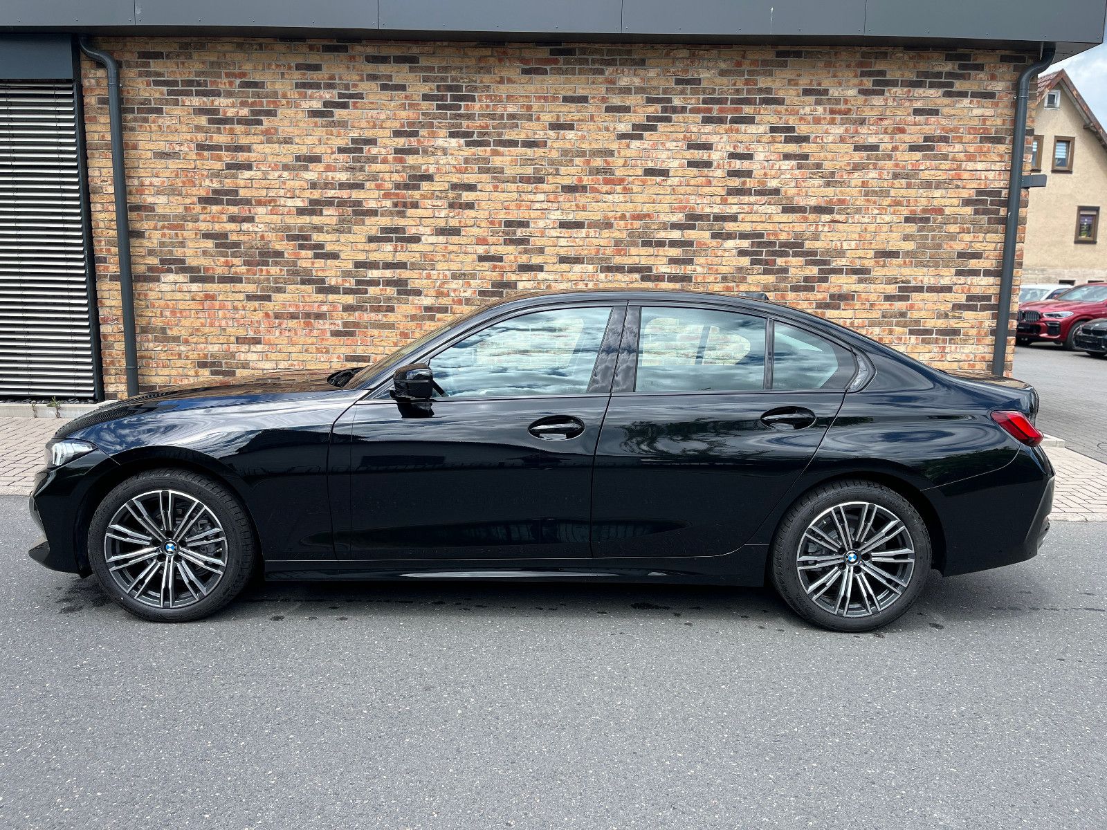 BMW 318i Limo Navi Shz 18"-M LED ShadowLine foto 3