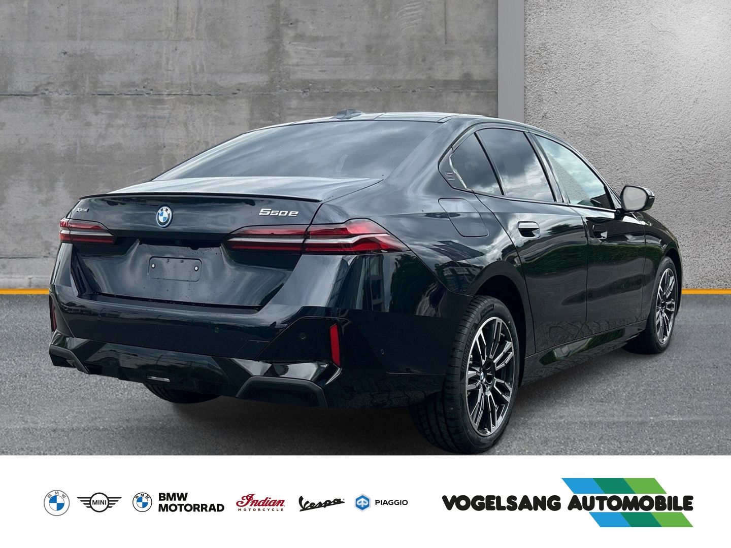 Fahrzeugabbildung BMW 550 e xDrive M Sport Park-Assistent Sportpaket H