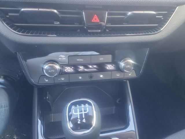 Fahrzeugabbildung SKODA Fabia 1.0 TSI Tour WINTER PLUS LENKRADHZG