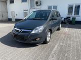 Opel Zafira 7-Sitze*Navi+Klima+Bi-Xenon+Tempomat+PDC* - Opel Zafira in Wiesbaden
