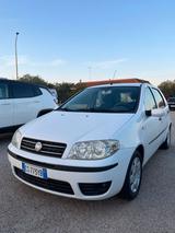 Fiat Punto 1.3 Multijet 16V 5 porte Active - Fiat Punto Active mit Diesel-Antrieb