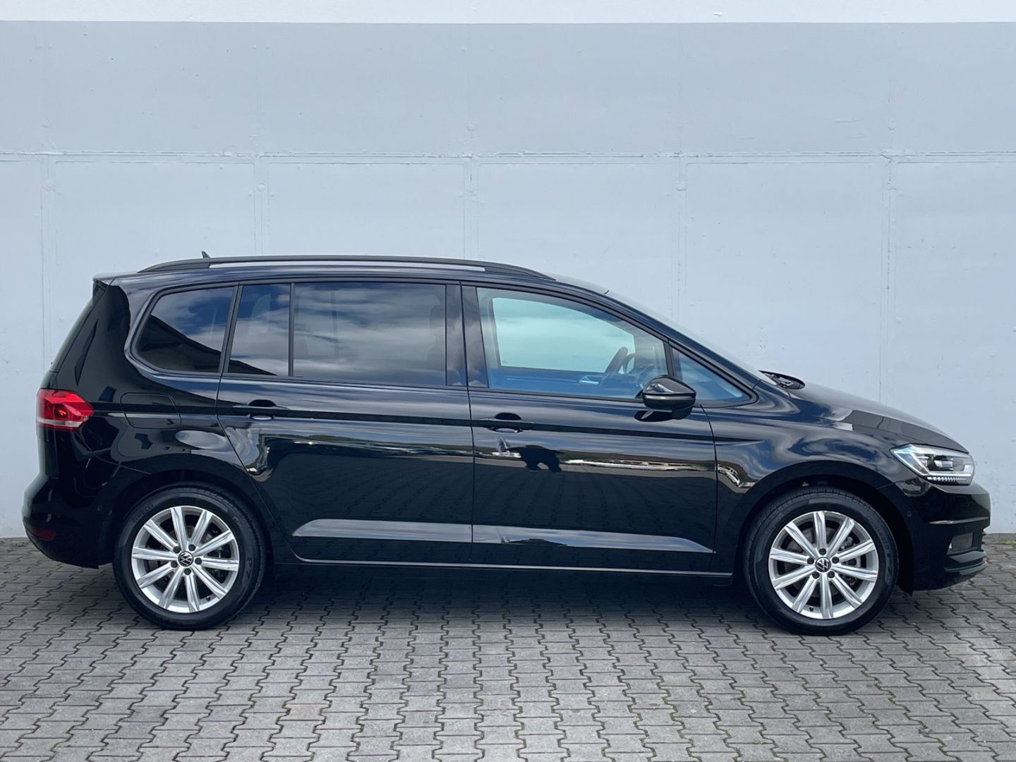 Volkswagen Touran 1.5 TSI DSG Highline AHK Kamera LED Navi foto 5
