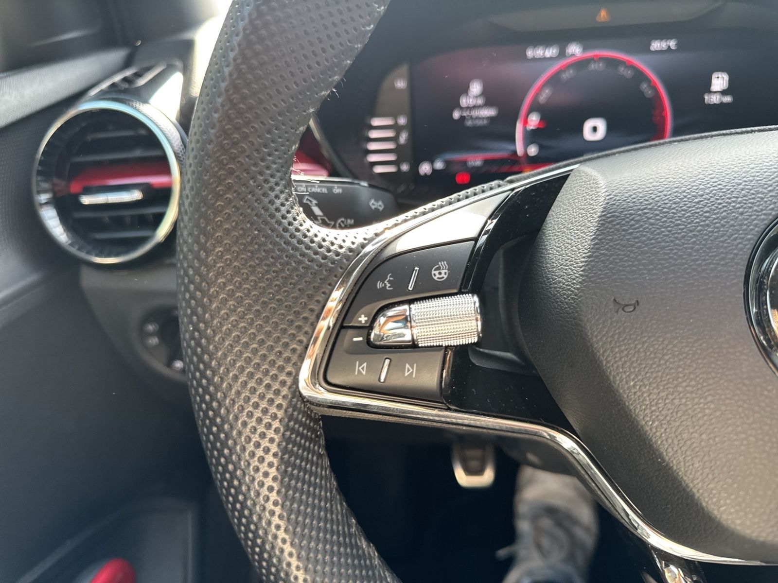 Fabia 1.0 TSI Monte Carlo, LED, 17" Alu, virtual