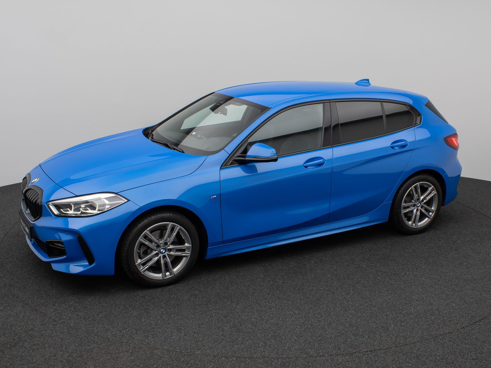 Fahrzeugabbildung BMW 118i M Sport Kamera DAB Geschwindigkeitsreg LED