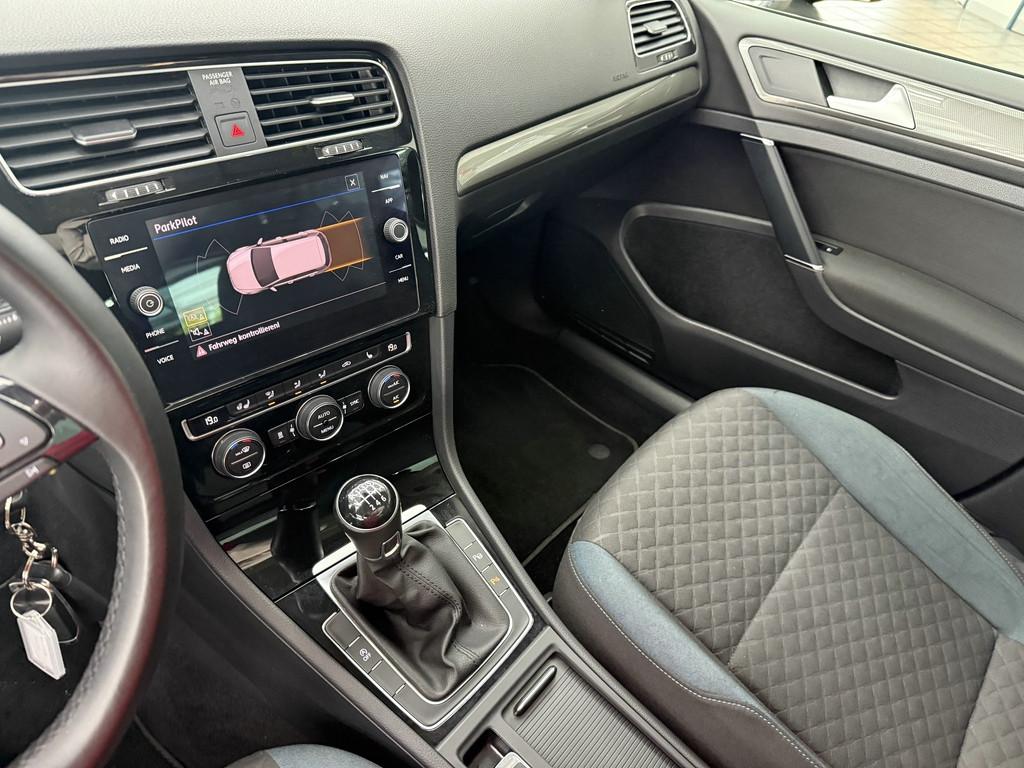 Volkswagen Golf VII 1.5 TSI IQ.DRIVE, Standheiz., ACC, Navi