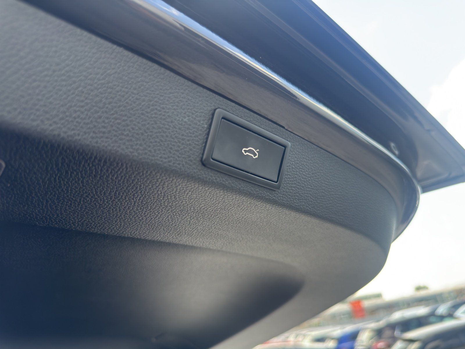 Fahrzeugabbildung SKODA Karoq 1.5 TSI DSG Style/AHK/KAMERA/ACC/LED/VIRT.