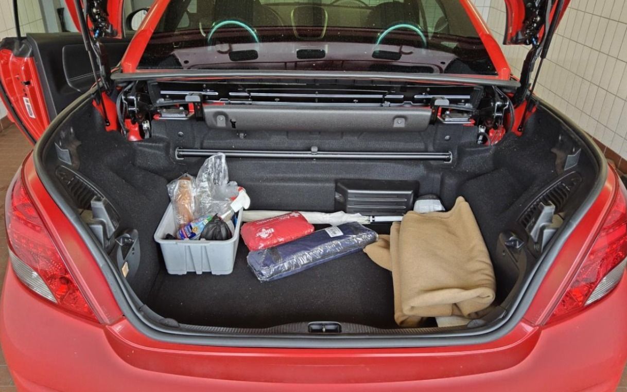 Fahrzeugabbildung Peugeot 207 CC 1.6 Roland Garros LEDER NAVIGATION 1.HAND