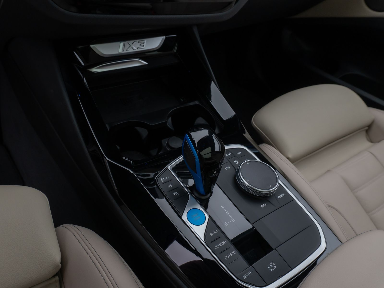 Fahrzeugabbildung BMW iX3 Impressive M Sport Panorama 360°HUD DAB H/K