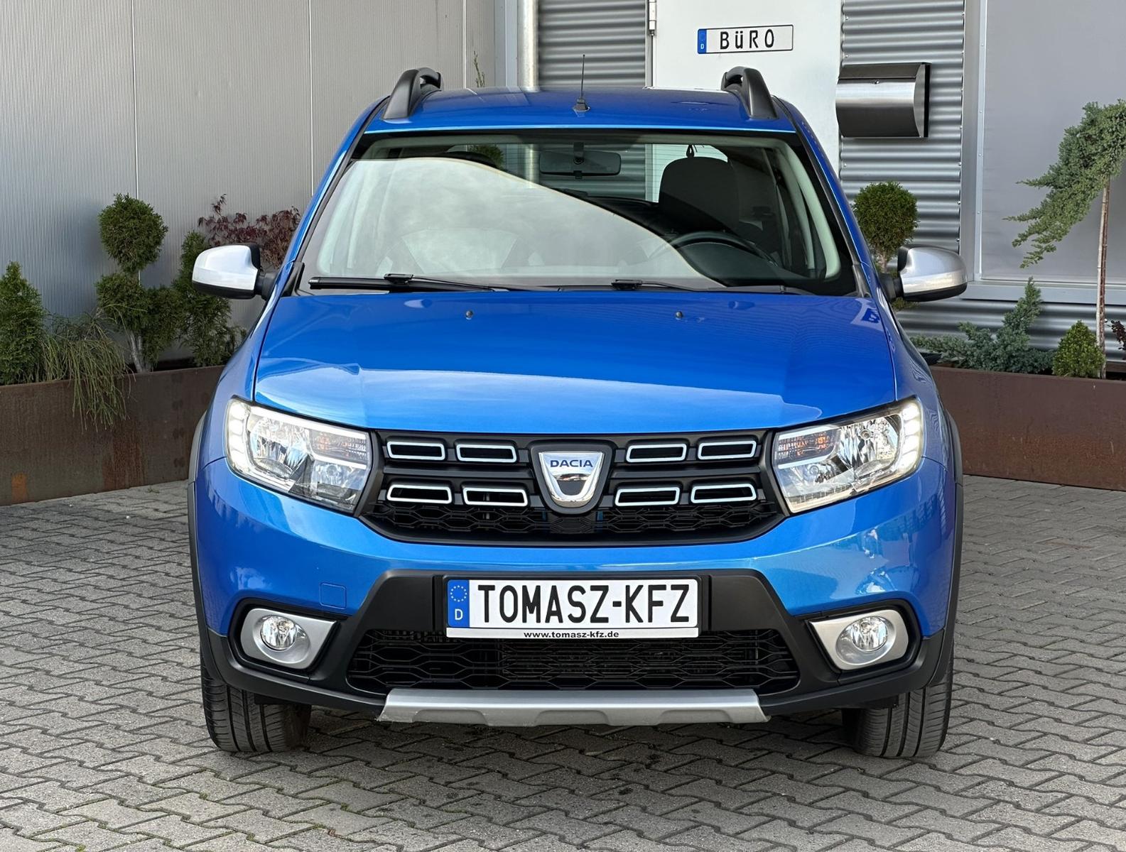 Dacia Sandero 0.9 TCe Stepway Celebration*Navi*Kamera