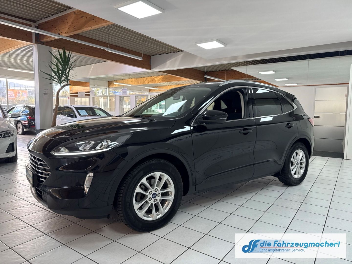 Fahrzeugabbildung Ford Kuga Titanium Navi Apple CarPlay Android Auto Me