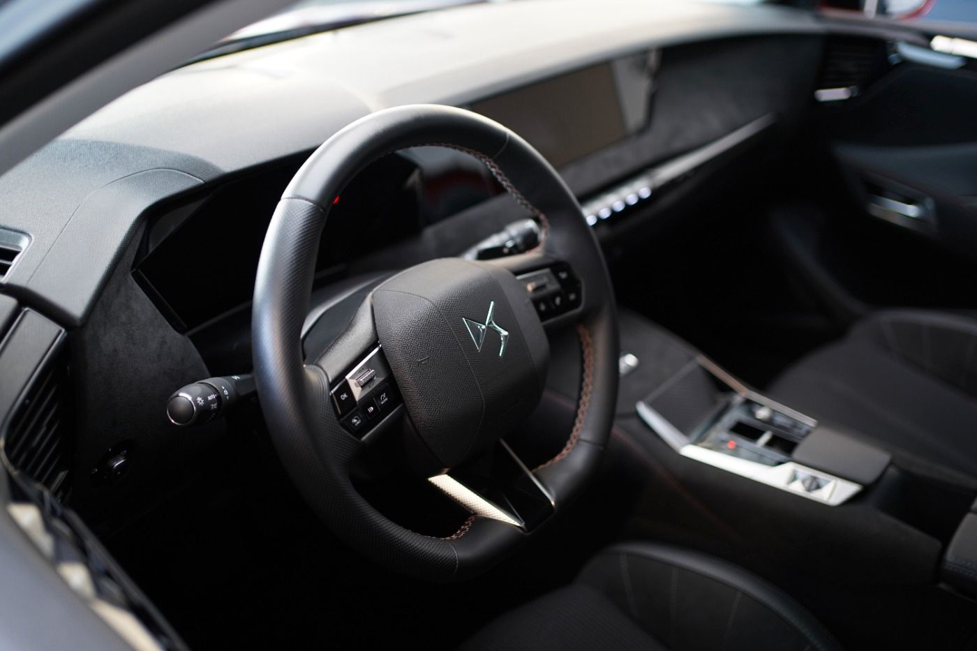 Fahrzeugabbildung DS Automobiles DS4 PureTech 130 EAT8 Performance Line Anhängerk